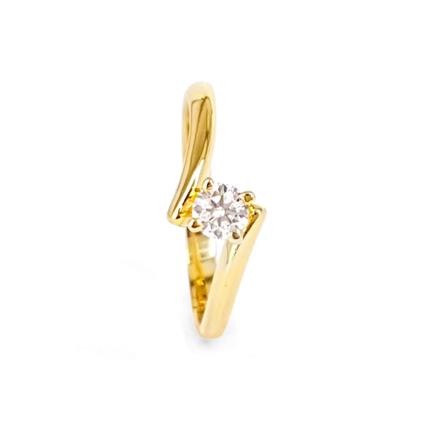 RL-YG15. – Engagement Ring For Her